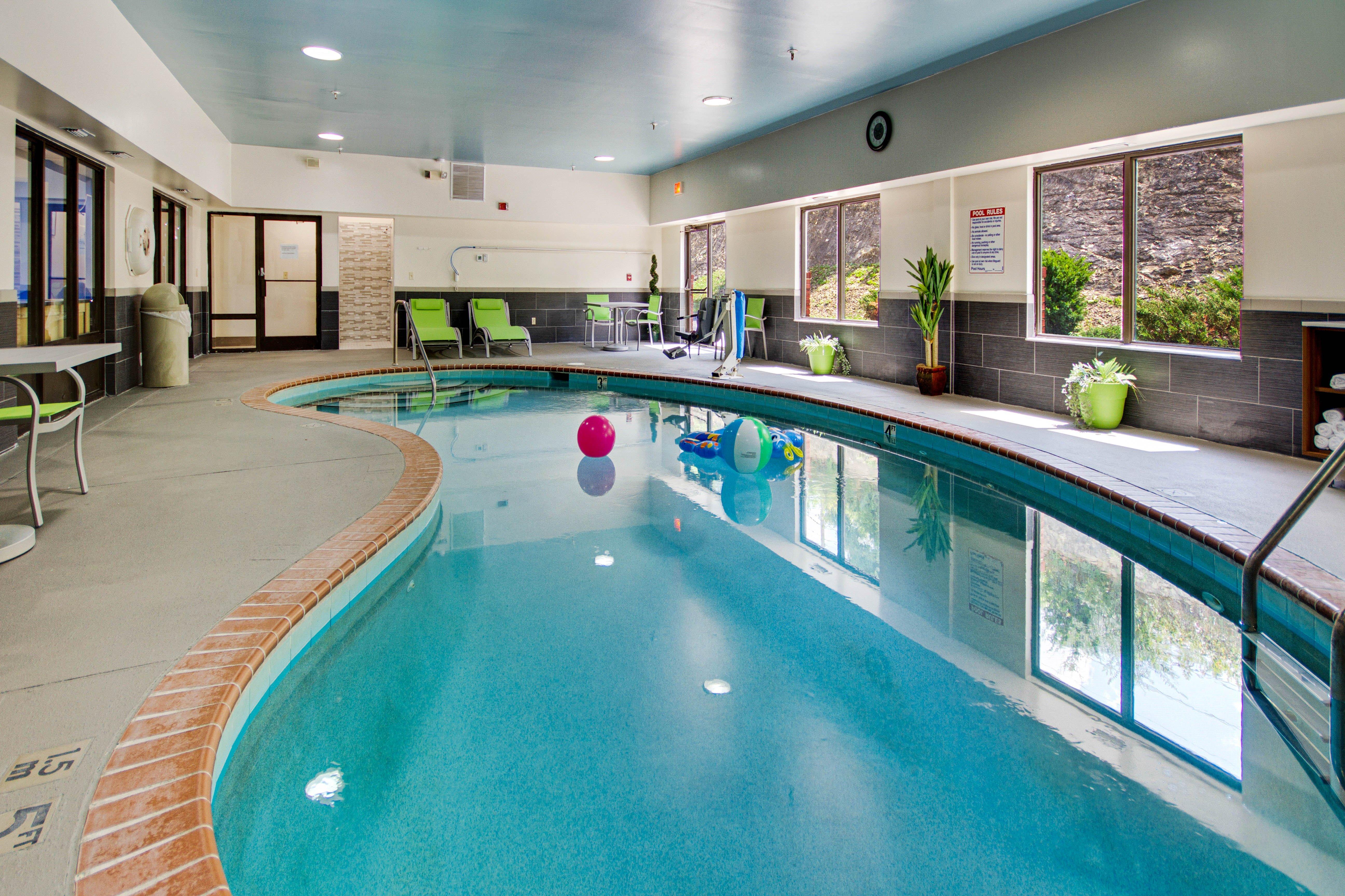 Holiday Inn Express Dublin By Ihg Exterior photo