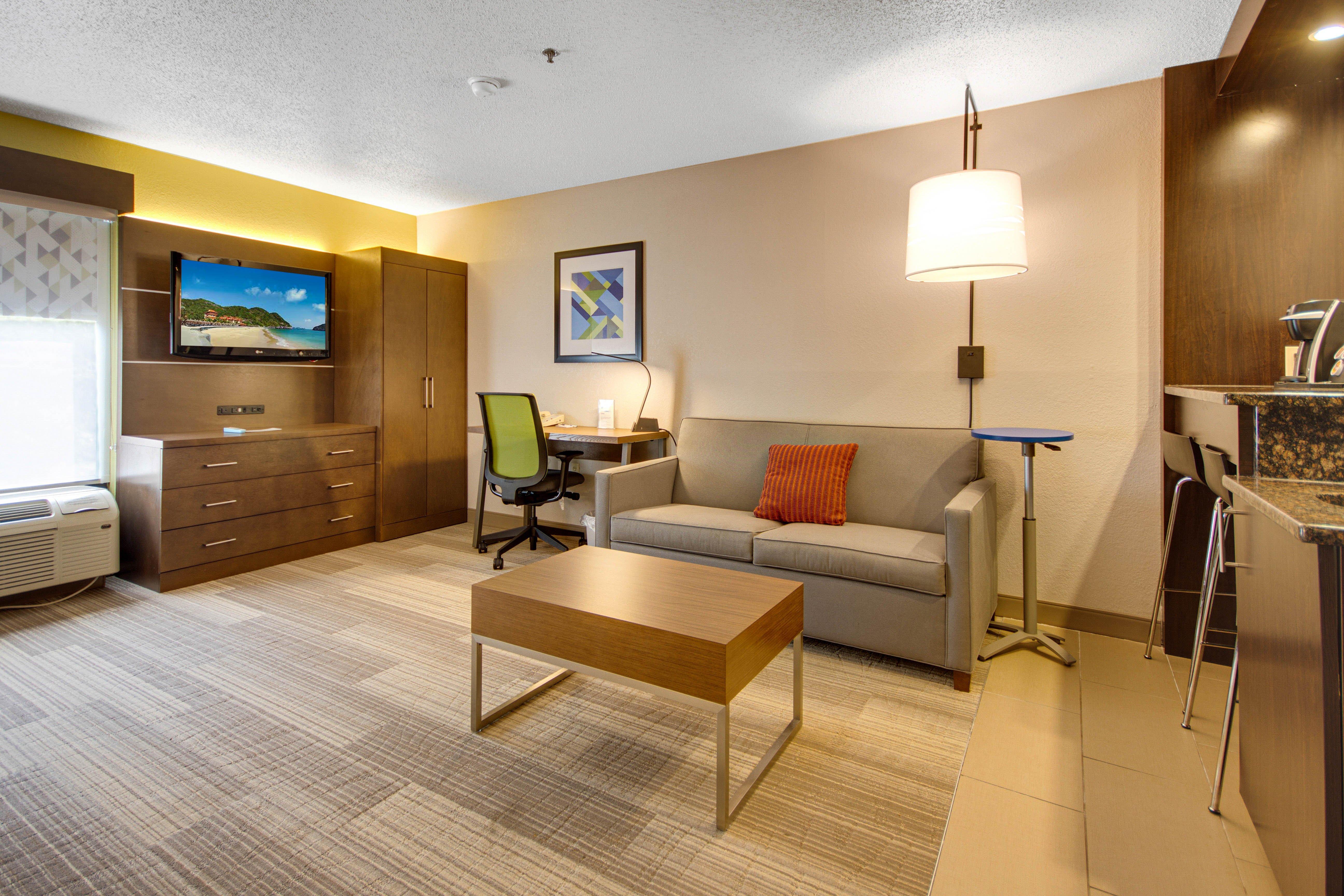 Holiday Inn Express Dublin By Ihg Exterior photo
