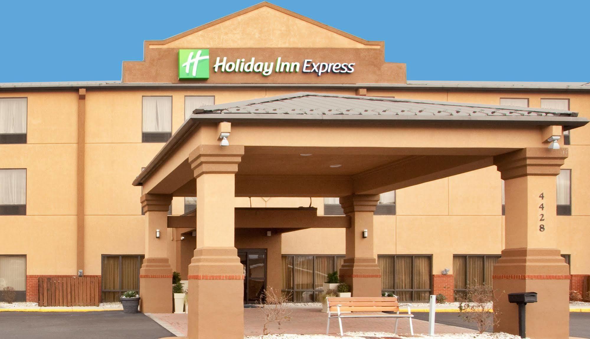 Holiday Inn Express Dublin By Ihg Exterior photo